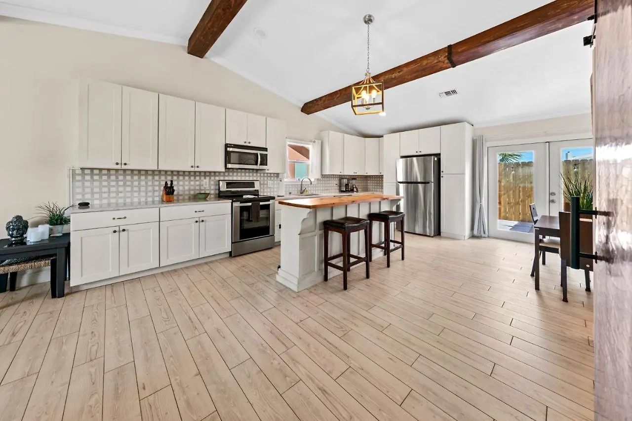 Beach Side Destin Retreat Holiday home